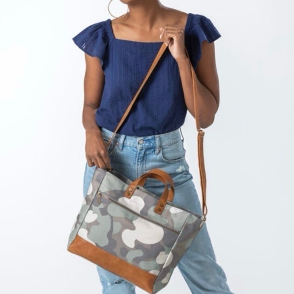 Thirty One Step Up Tote in Soft Camo with Monogram in Caramel Thread! Preowned!! - Picture 6 of 9